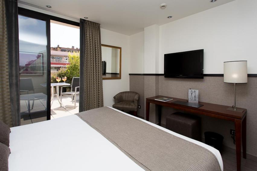 Premium Double or Twin Room Terrace